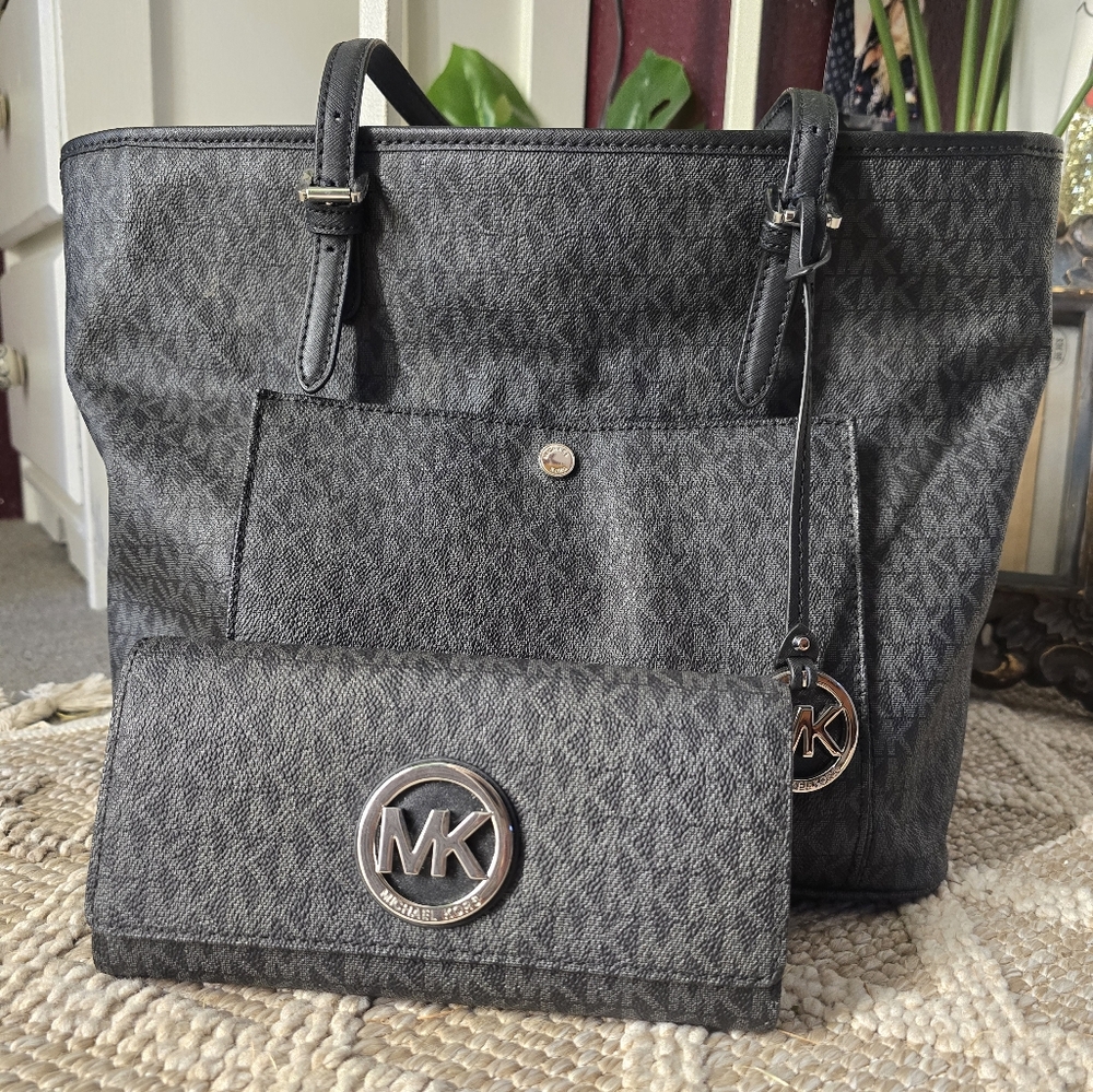 Michael Kors Gray Tote Bag with Monogram Design